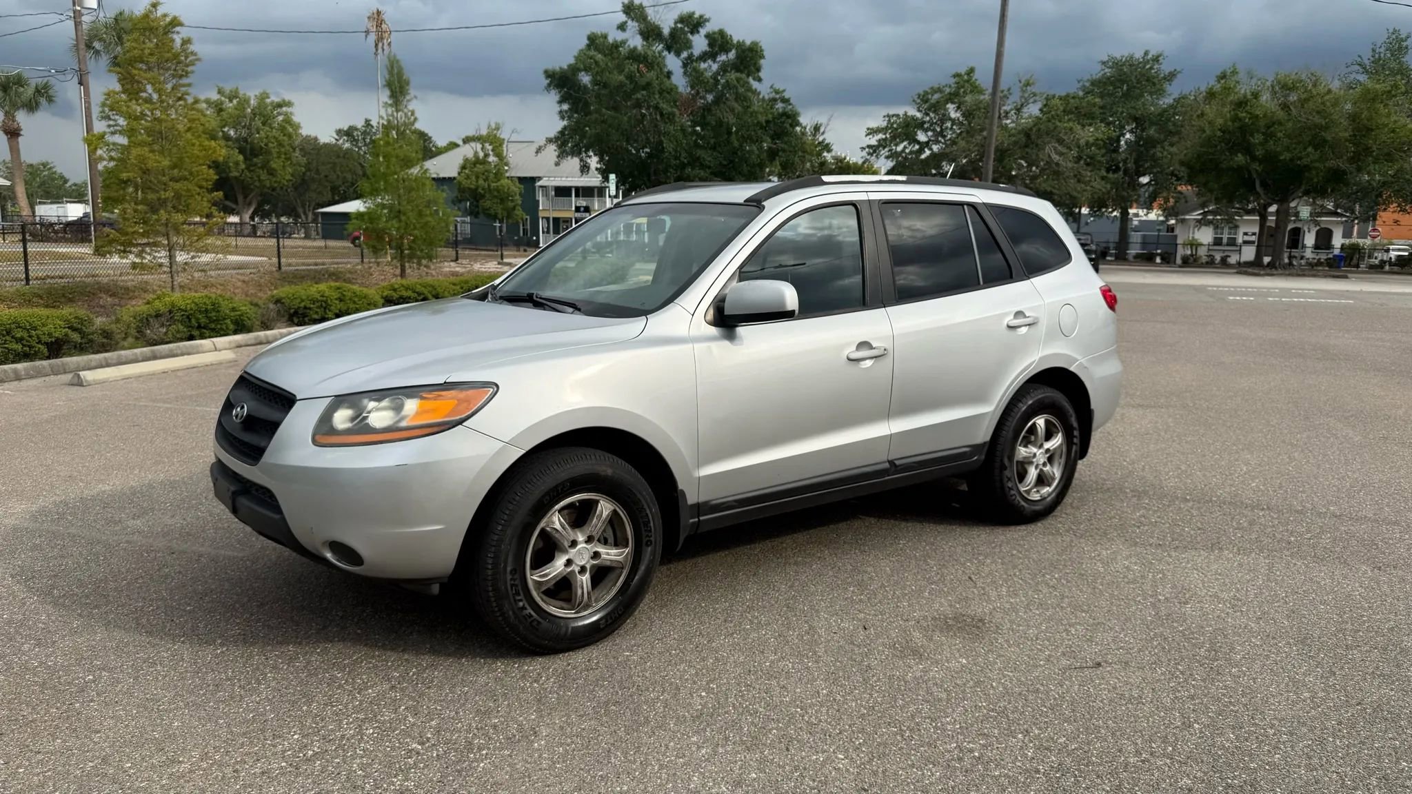 Used 2008 Hyundai Santa Fe GLS FWD image 2
