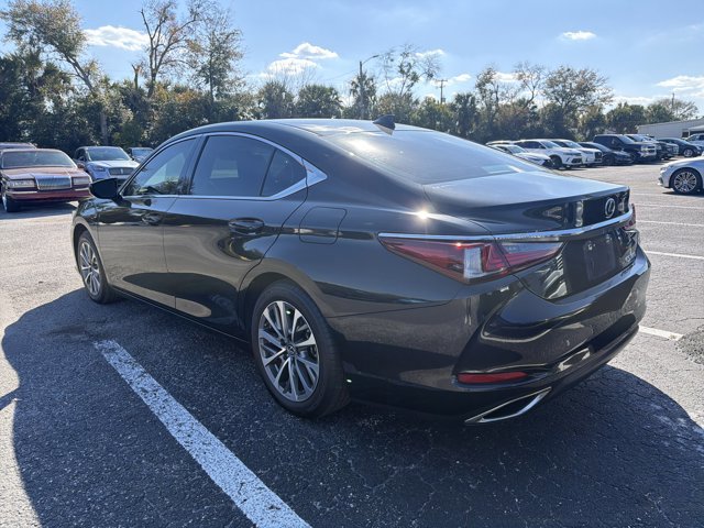 Used 2023 Lexus ES 350 w/ Accessory Package (Z2) image 2