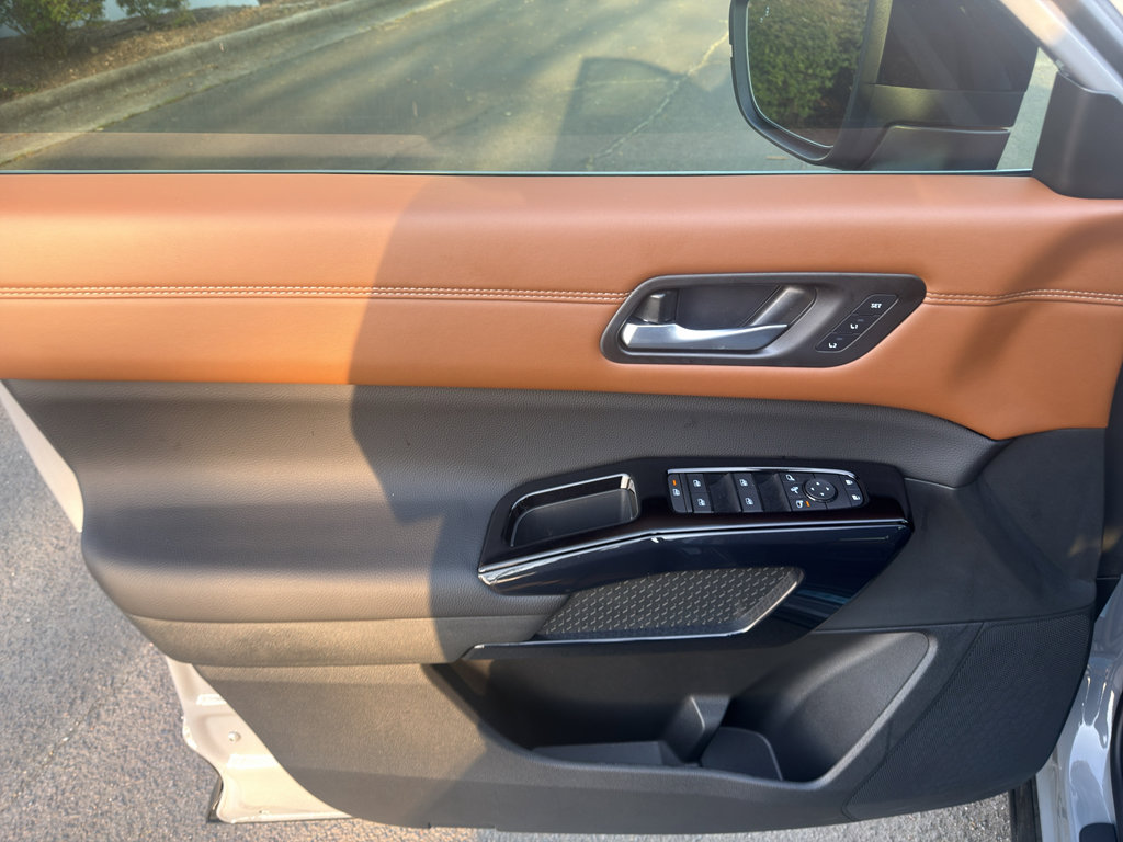 New 2026 Nissan Pathfinder Platinum image 17