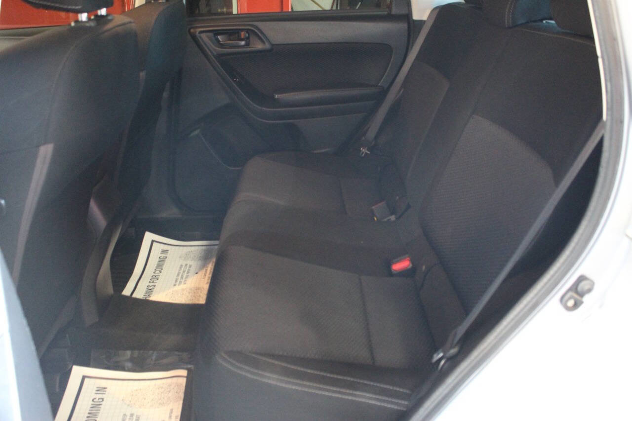 Used 2018 Subaru Forester 2.5i w/ Alloy Wheel Package image 14