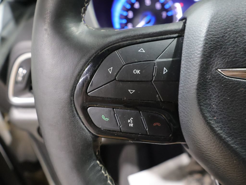 Used 2019 Chrysler Pacifica Touring-L Plus w/ S Appearance Package FWD image 31