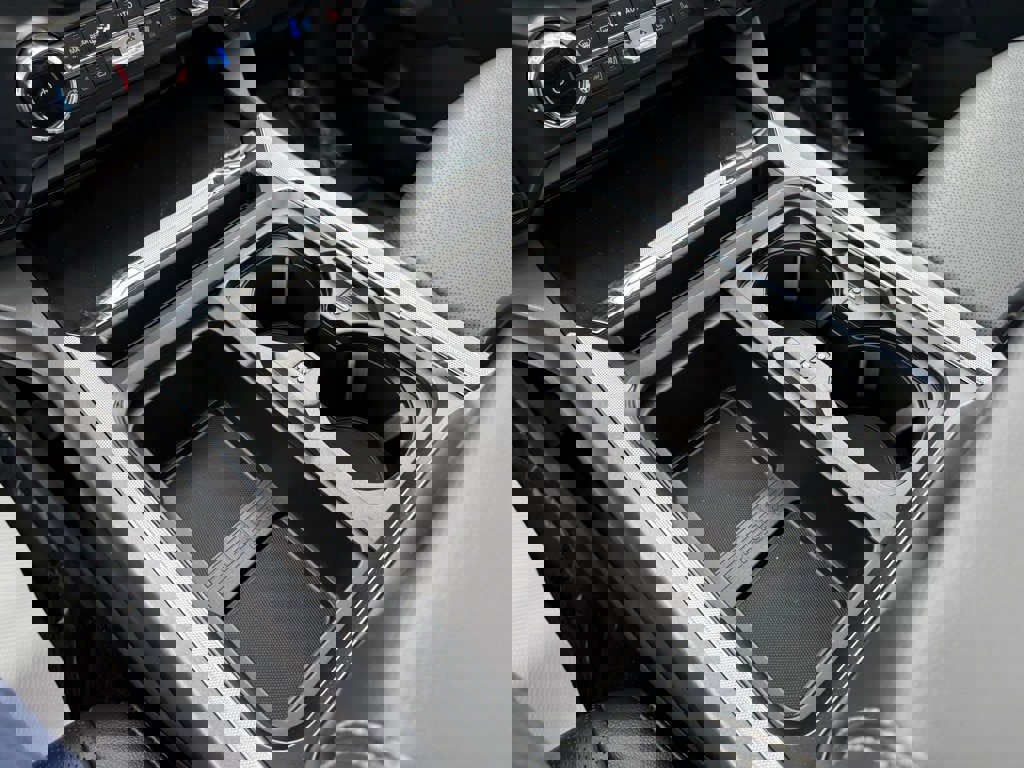 New 2025 Ford F250 Lariat w/ Lariat Ultimate Package image 25