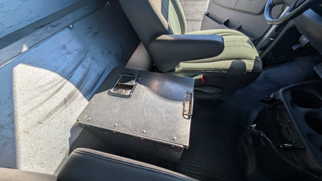 Used 2021 Chevrolet Express 2500 w/ Driver Convenience Package RWD image 15