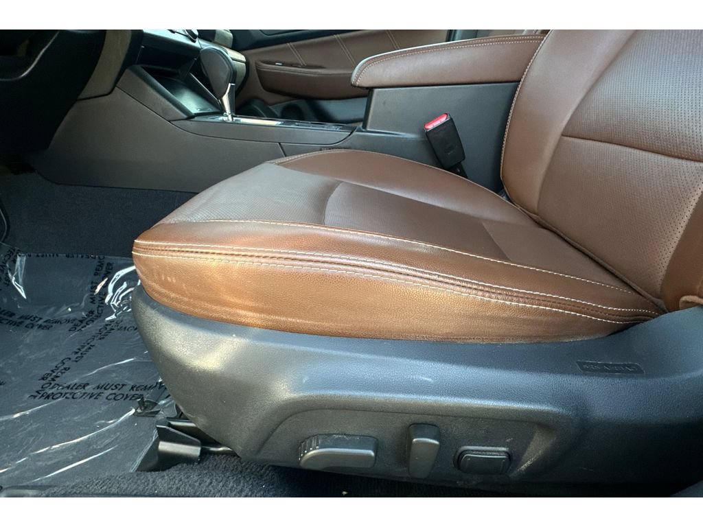 Used 2017 Subaru Outback 3.6R Touring AWD/4WD image 13