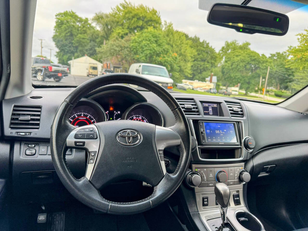 Used 2013 Toyota Highlander SE image 21
