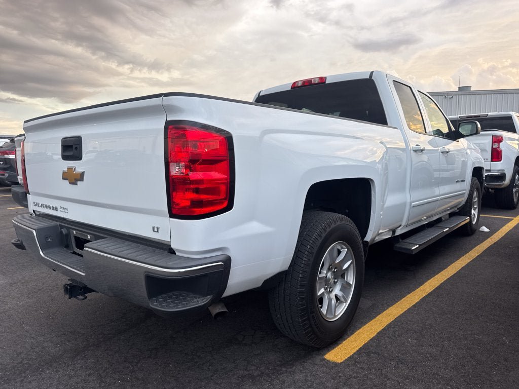 Used 2018 Chevrolet Silverado 1500 LT RWD image 3
