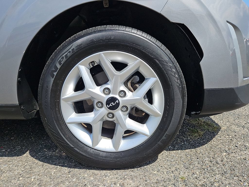 Used 2023 Kia Soul S FWD image 9