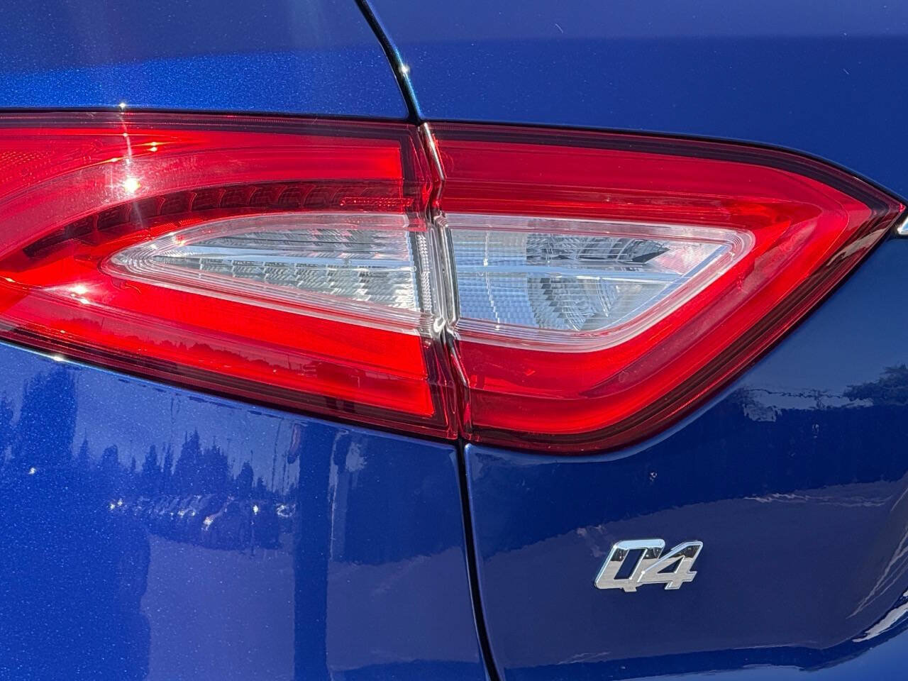 Used 2019 Maserati Levante AWD/4WD image 30