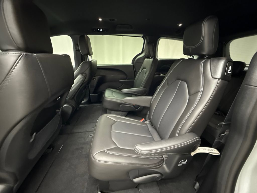New 2026 Chrysler Pacifica Select image 14