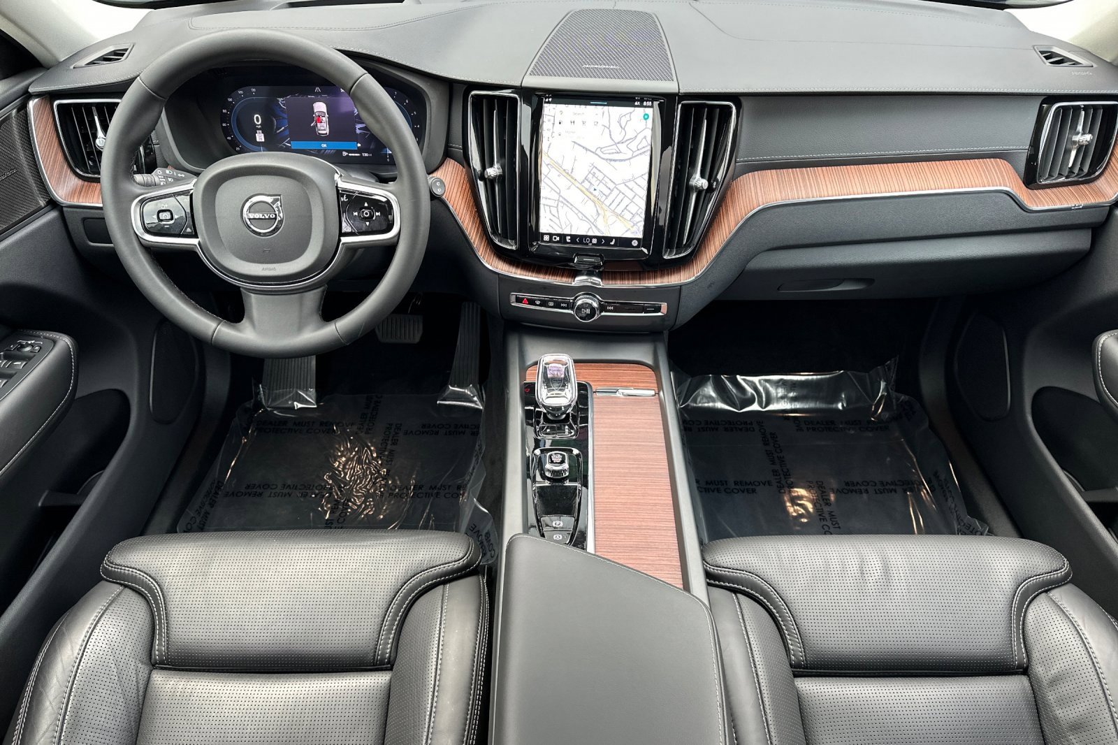 Certified 2024 Volvo XC60 B5 Ultimate w/ Protection Package Premier image 3