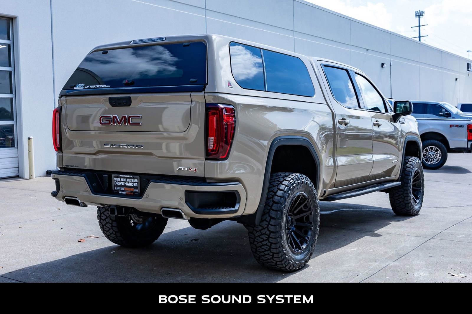 Used 2022 GMC Sierra 1500 AT4 w/ AT4 Premium Package AWD/4WD image 10