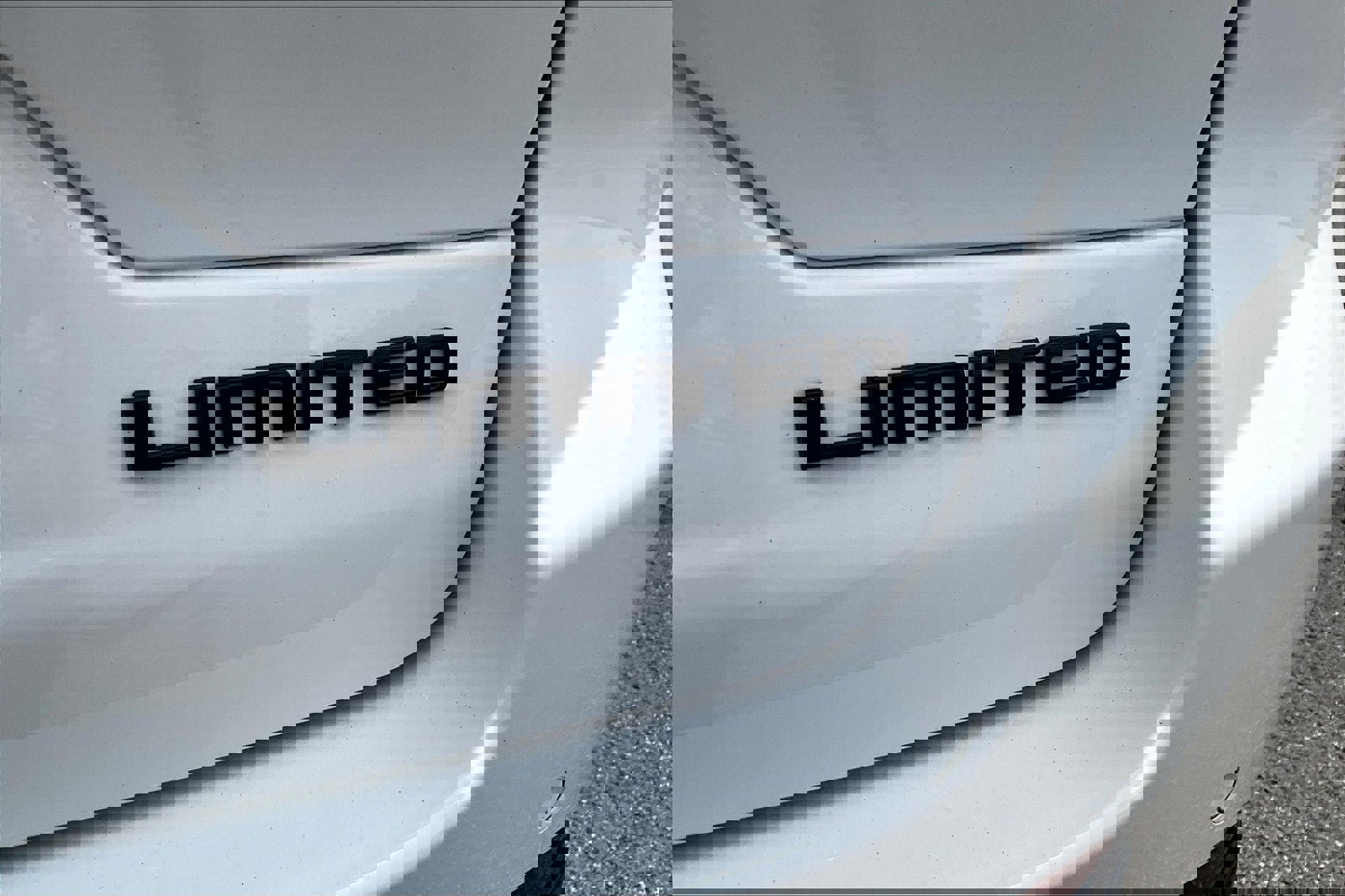 New 2025 Jeep Grand Cherokee Limited w/ Luxury Tech Group II image 11