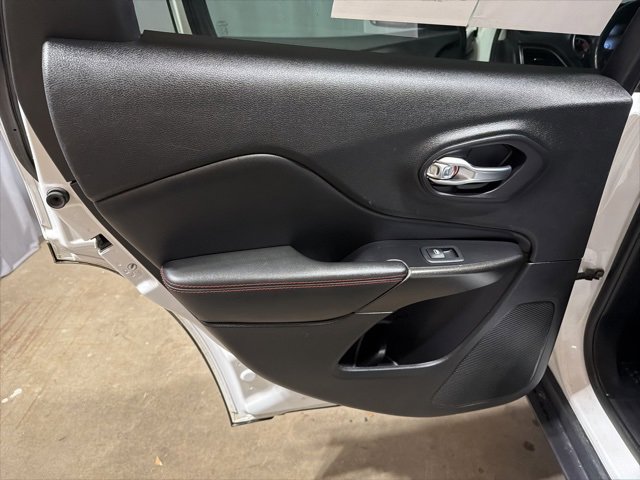 Used 2020 Jeep Cherokee Trailhawk w/ Cold Weather Group image 12