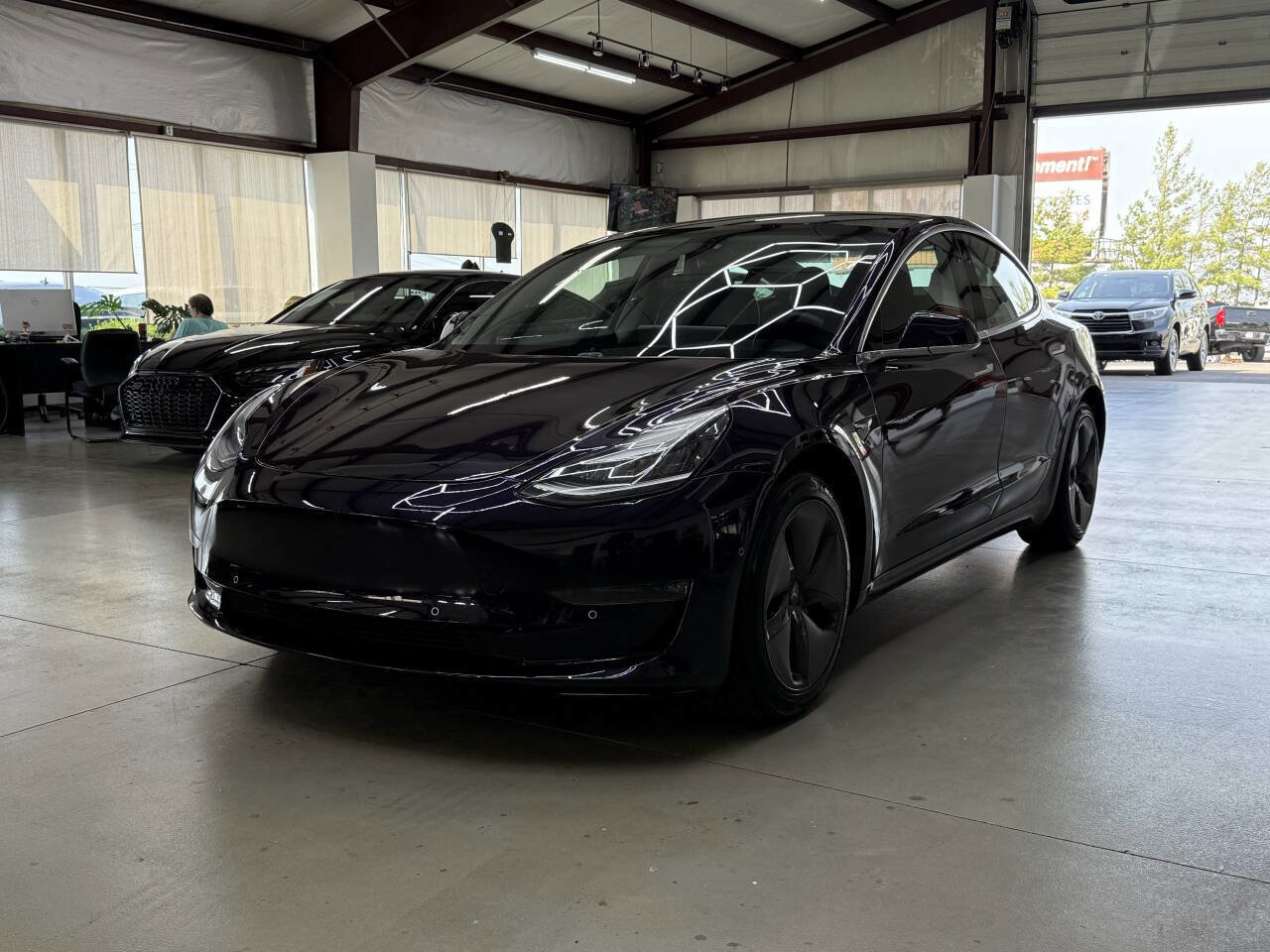 Used 2019 Tesla Model 3 image 4
