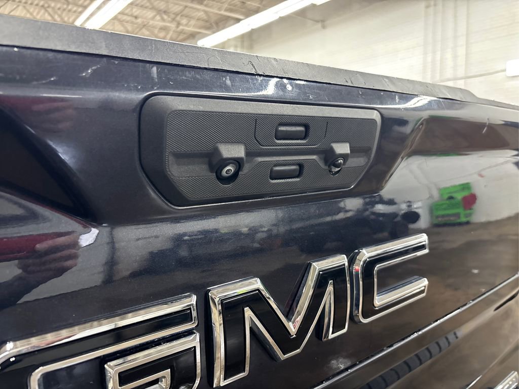 Used 2022 GMC Sierra 1500 Elevation w/ LPO, Elevation Black Package image 16