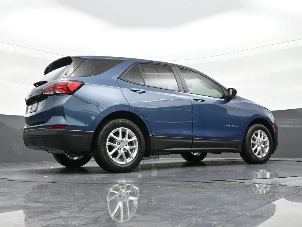 Used 2024 Chevrolet Equinox LS FWD image 30