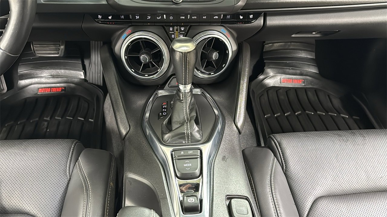 Used 2020 Chevrolet Camaro LT w/ RS Package image 12
