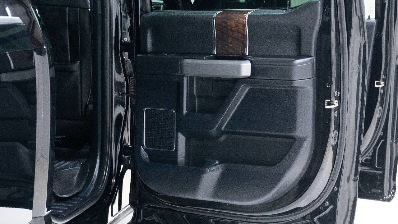 Used 2017 Ford F250 Platinum w/ FX4 Off-Road Package image 24