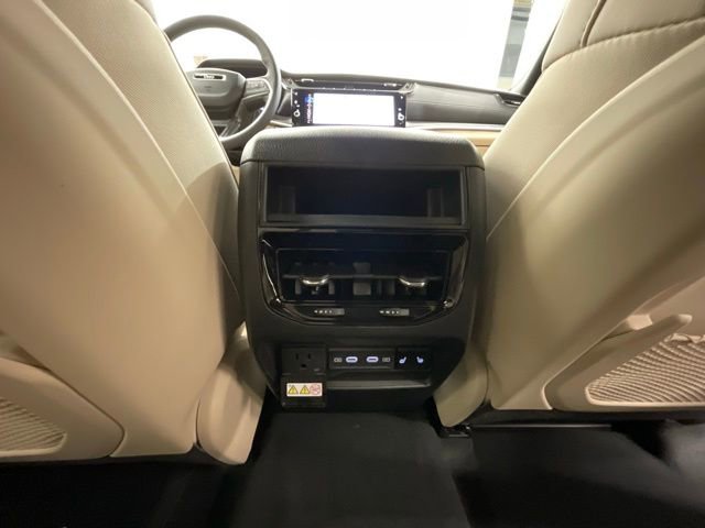 New 2026 Jeep Grand Cherokee Limited w/ Limited Altitude Package AWD/4WD image 26