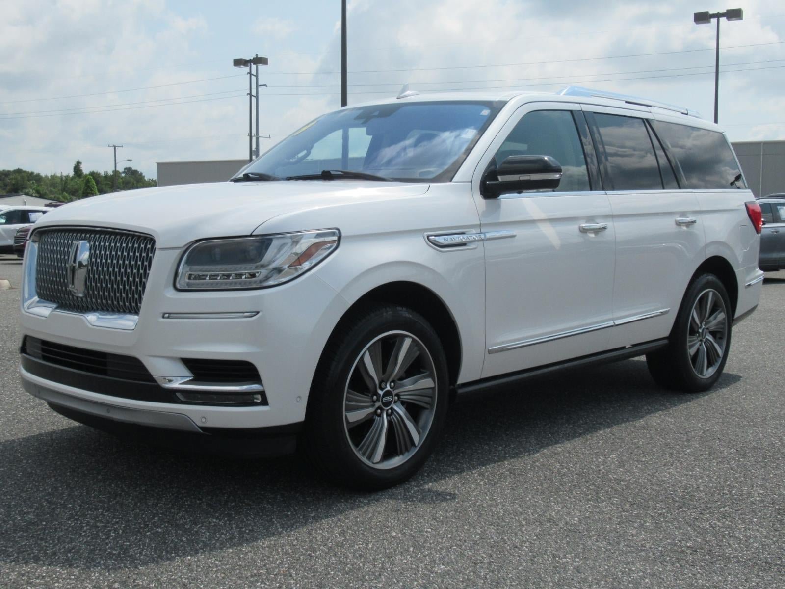 Used 2019 Lincoln Navigator Reserve AWD/4WD image 3