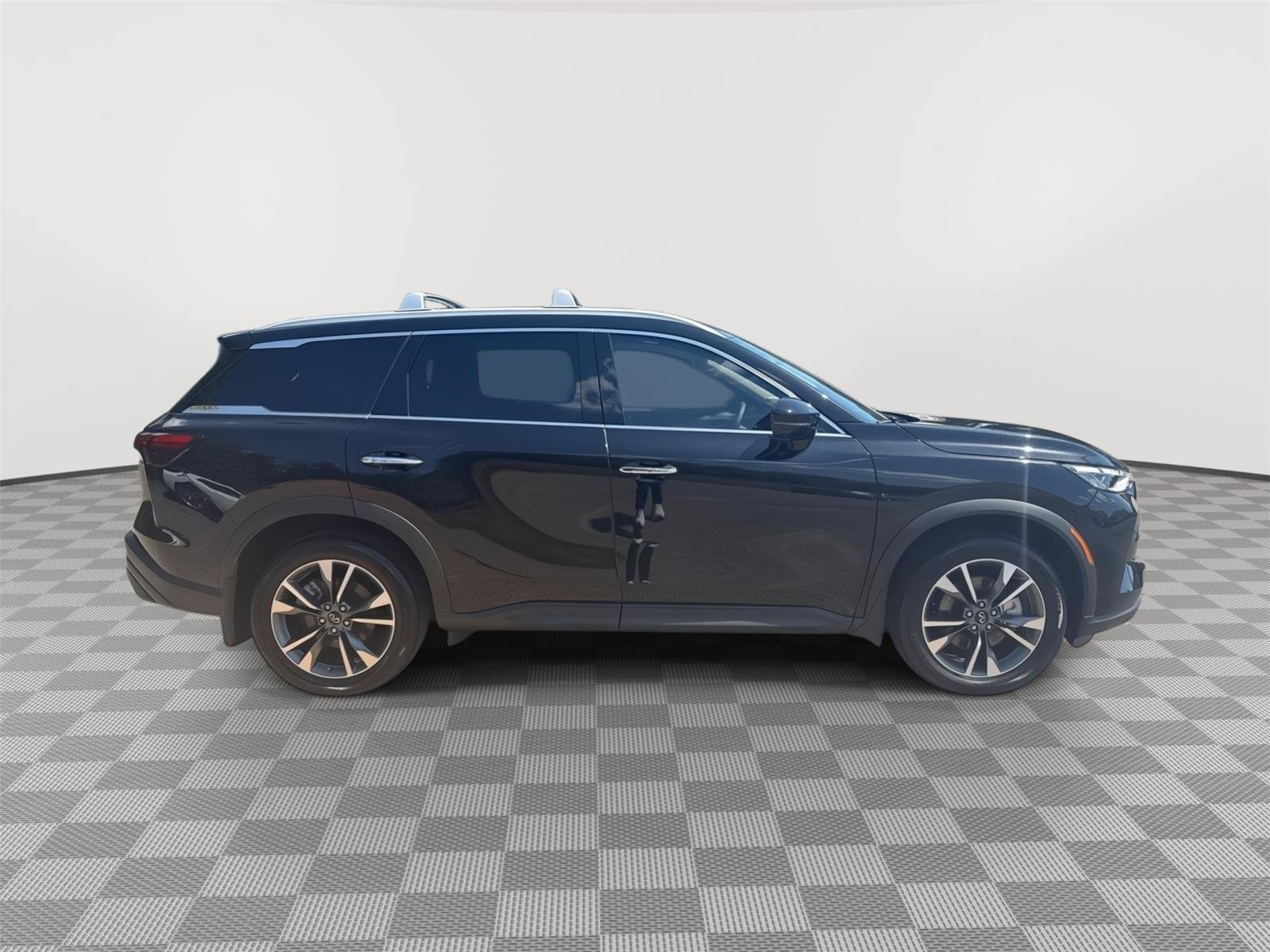 Used 2025 INFINITI QX60 Luxe w/ Lighting Package (N94) FWD image 5