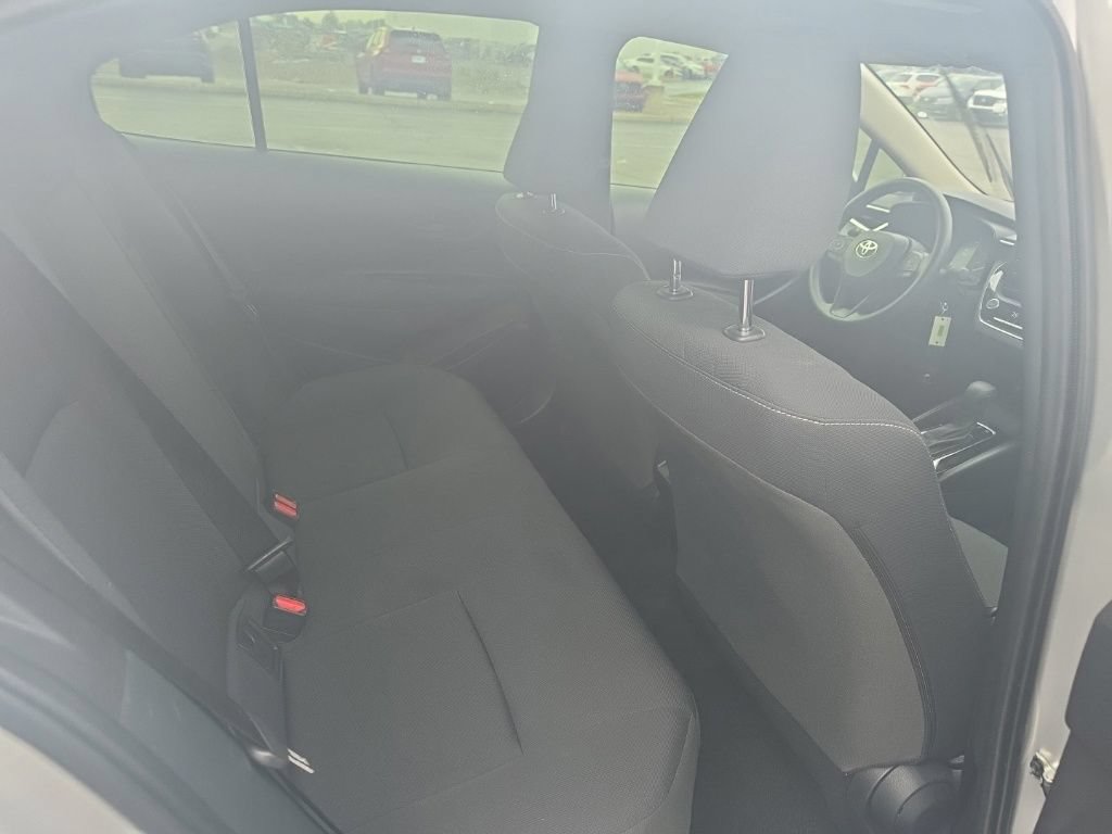 Used 2025 Toyota Corolla LE FWD image 28