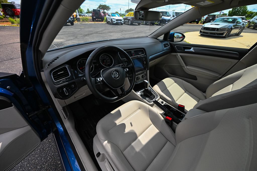 Used 2019 Volkswagen Golf SE FWD image 17
