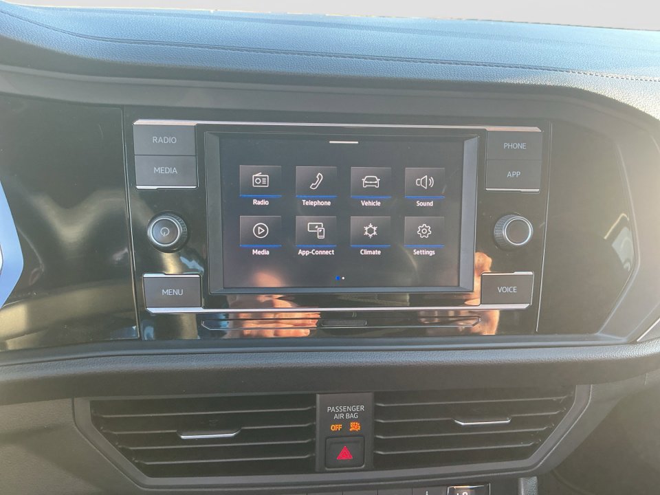 Certified 2022 Volkswagen Jetta SE image 21