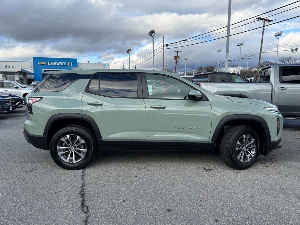 New 2026 Chevrolet Equinox LT image 3