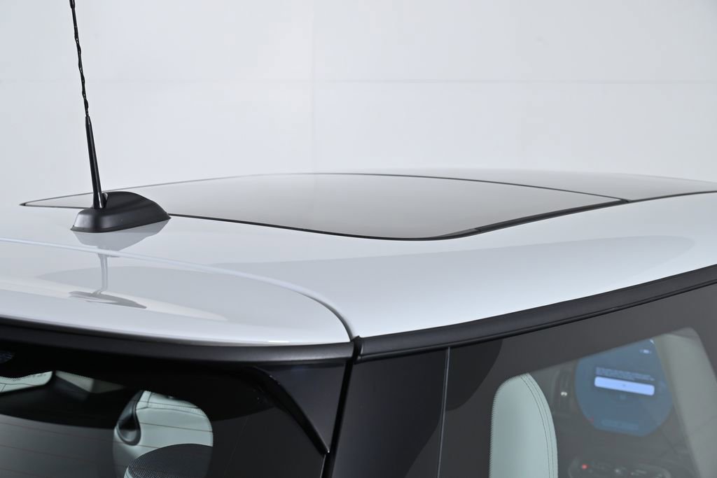 Certified 2025 MINI Cooper S image 11