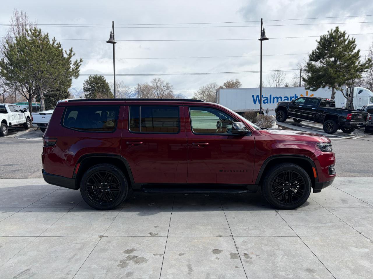 Used 2024 Jeep Wagoneer Series II AWD/4WD image 3