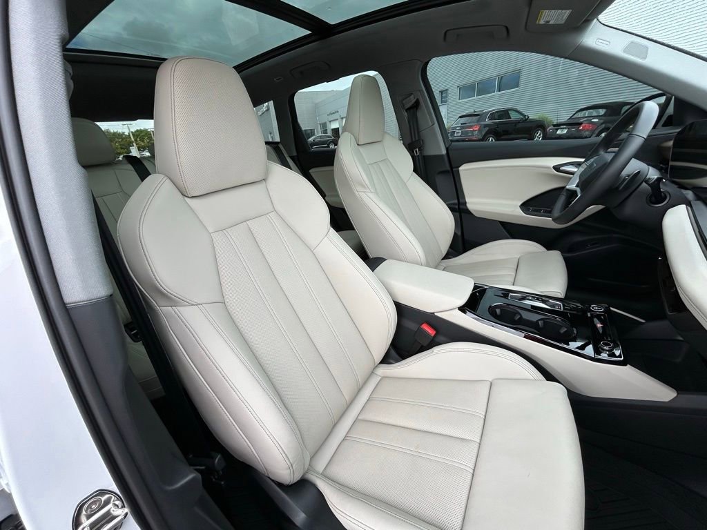 Used 2025 Audi Q6 e-tron Premium Plus w/ Premium Plus image 47