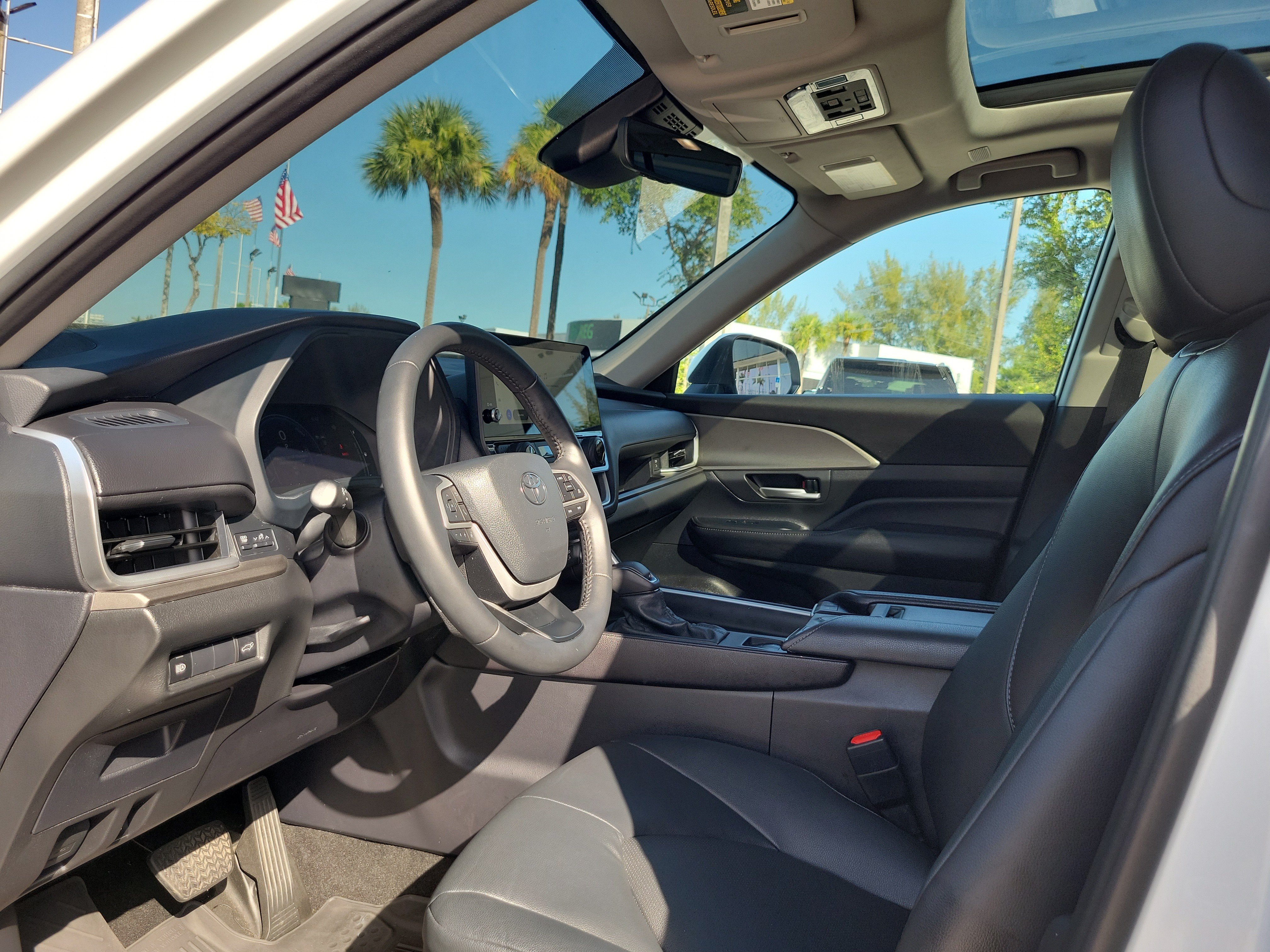 Used 2025 Toyota Grand Highlander AWD Hybrid image 12