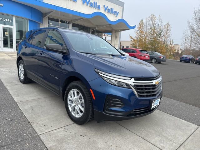 Used 2022 Chevrolet Equinox LS w/ LS Convenience Package image 1