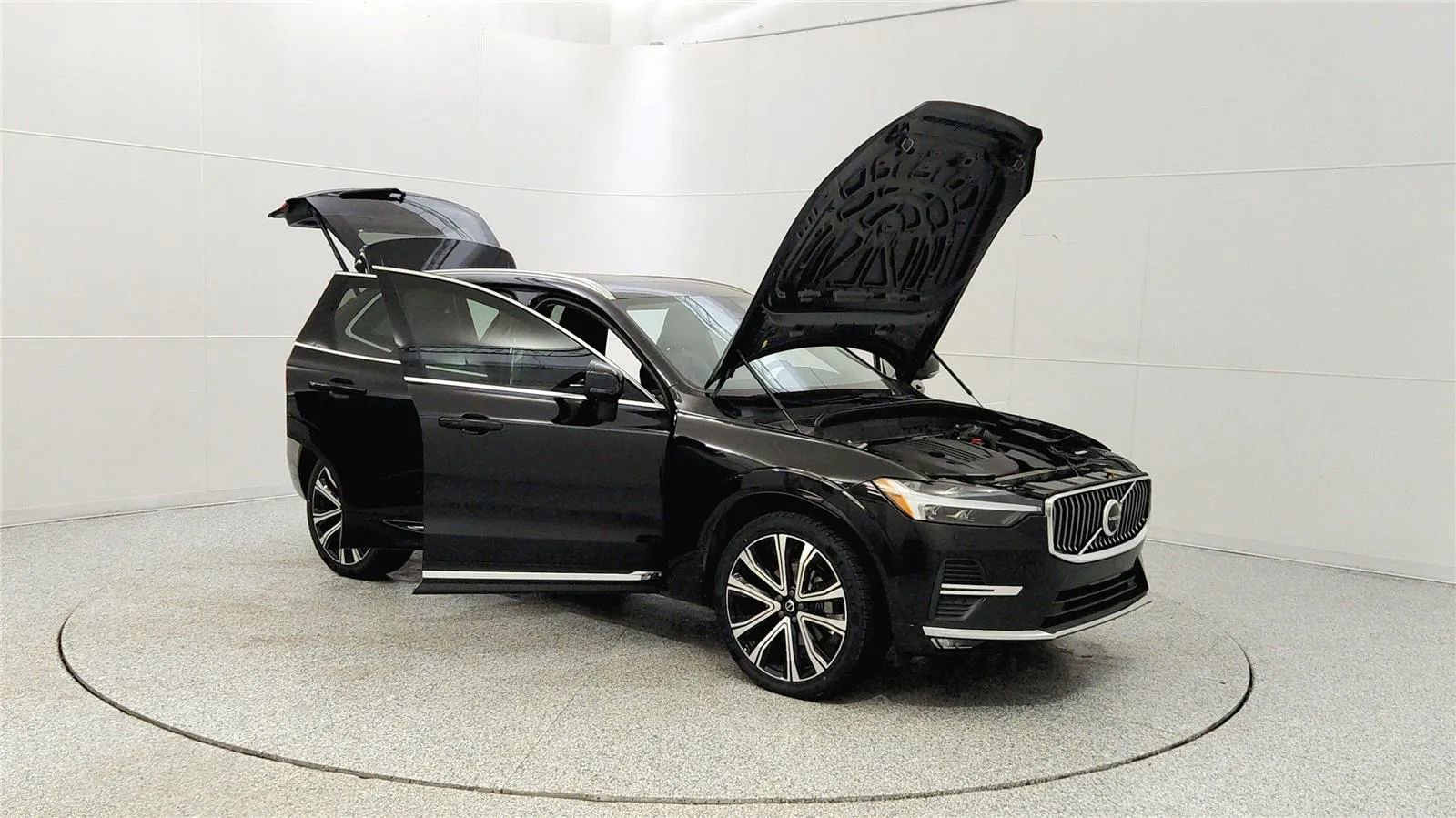 Used 2023 Volvo XC60 B5 Ultimate w/ Climate Package image 9