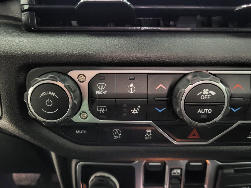 Used 2025 Jeep Wrangler Sport S image 7