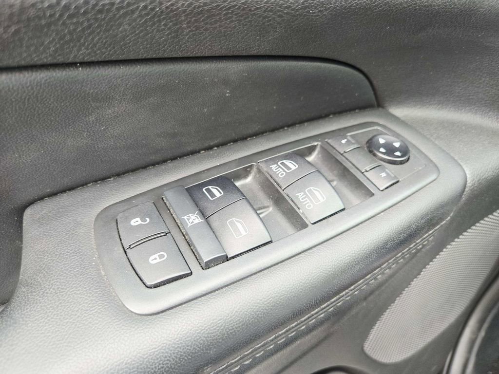 Used 2019 Jeep Grand Cherokee Limited image 37