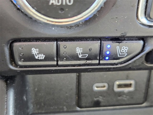 Used 2022 GMC Yukon SLT w/ SLT Luxury Package image 24