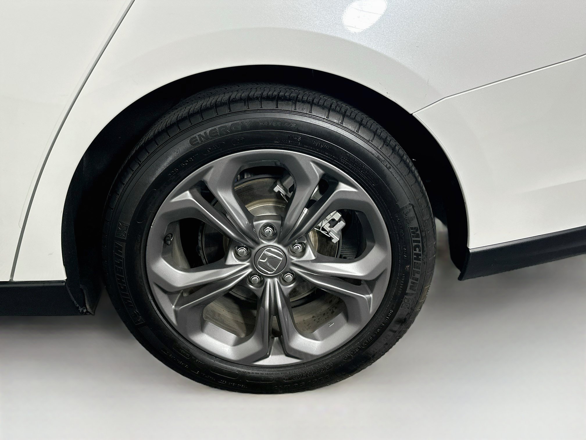 Used 2024 Honda Accord EX image 11