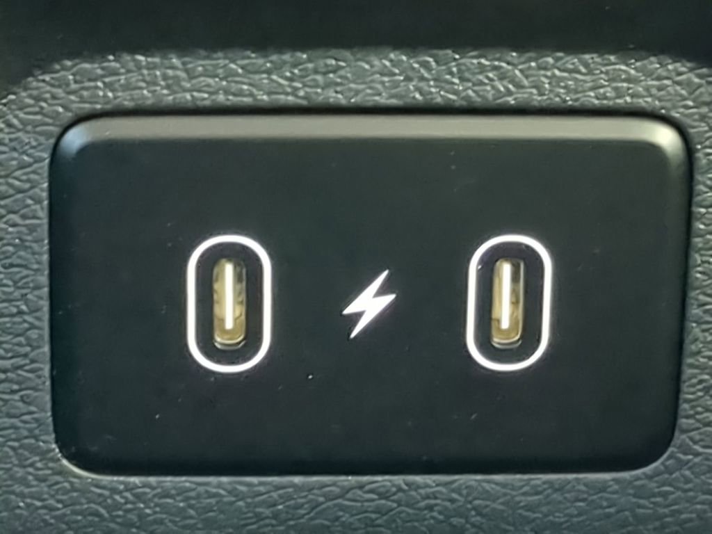 New 2025 Hyundai Venue Limited image 16