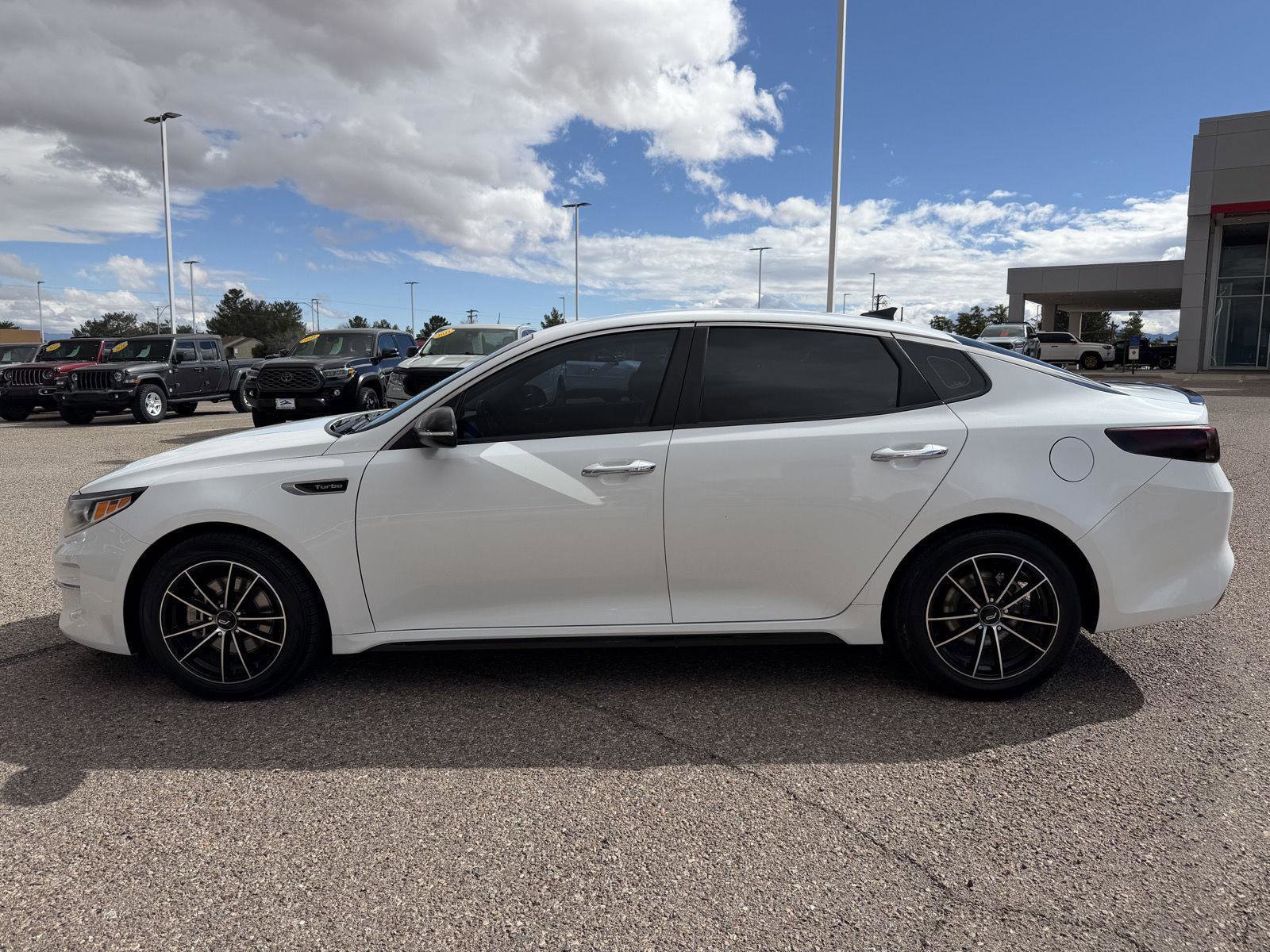 Used 2017 Kia Optima LX w/ Value Package image 2