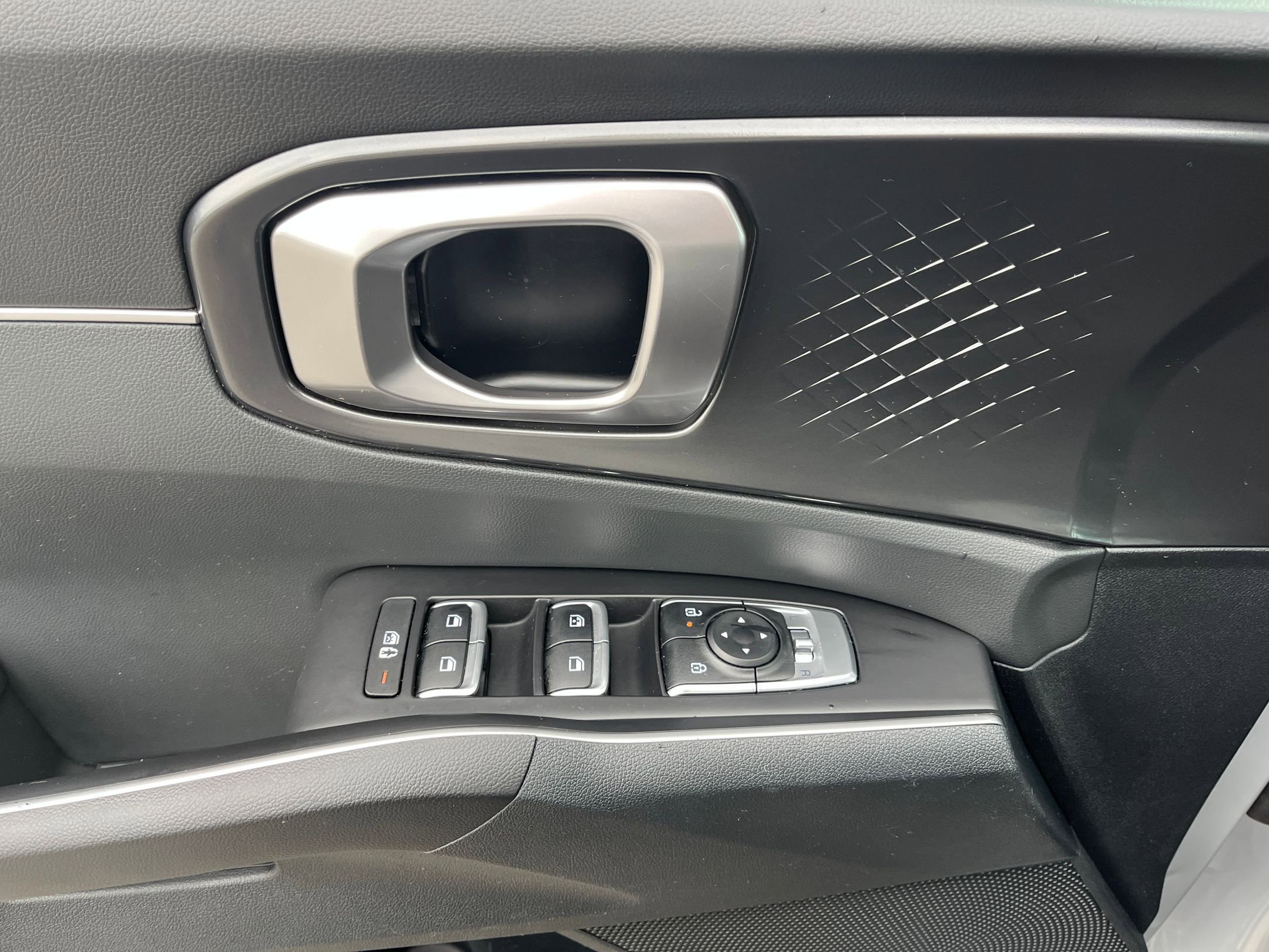 Used 2025 Kia Sorento S image 26