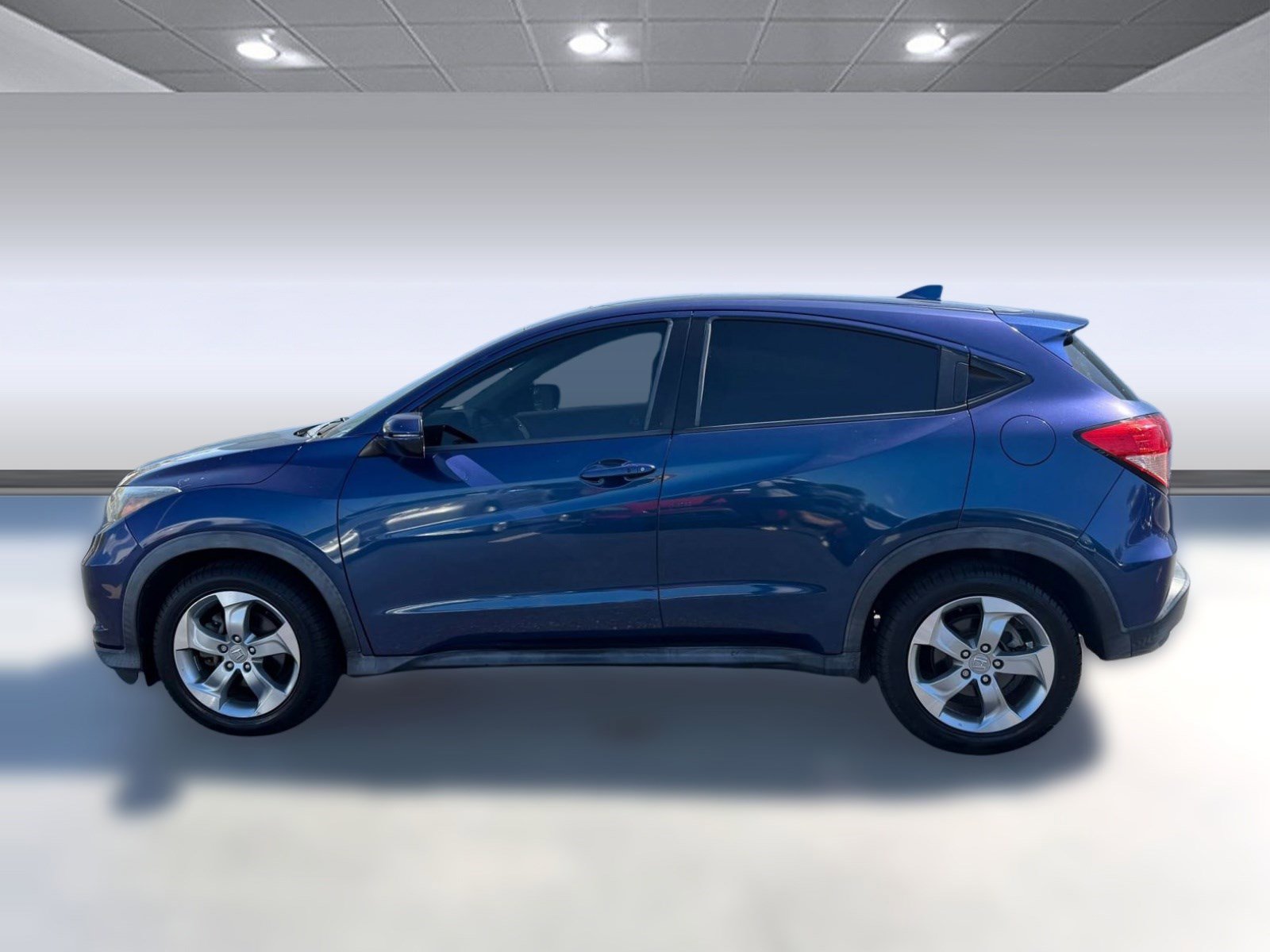Used 2017 Honda HR-V EX image 2