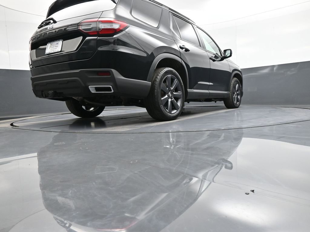 Certified 2023 Honda Pilot Sport image 30