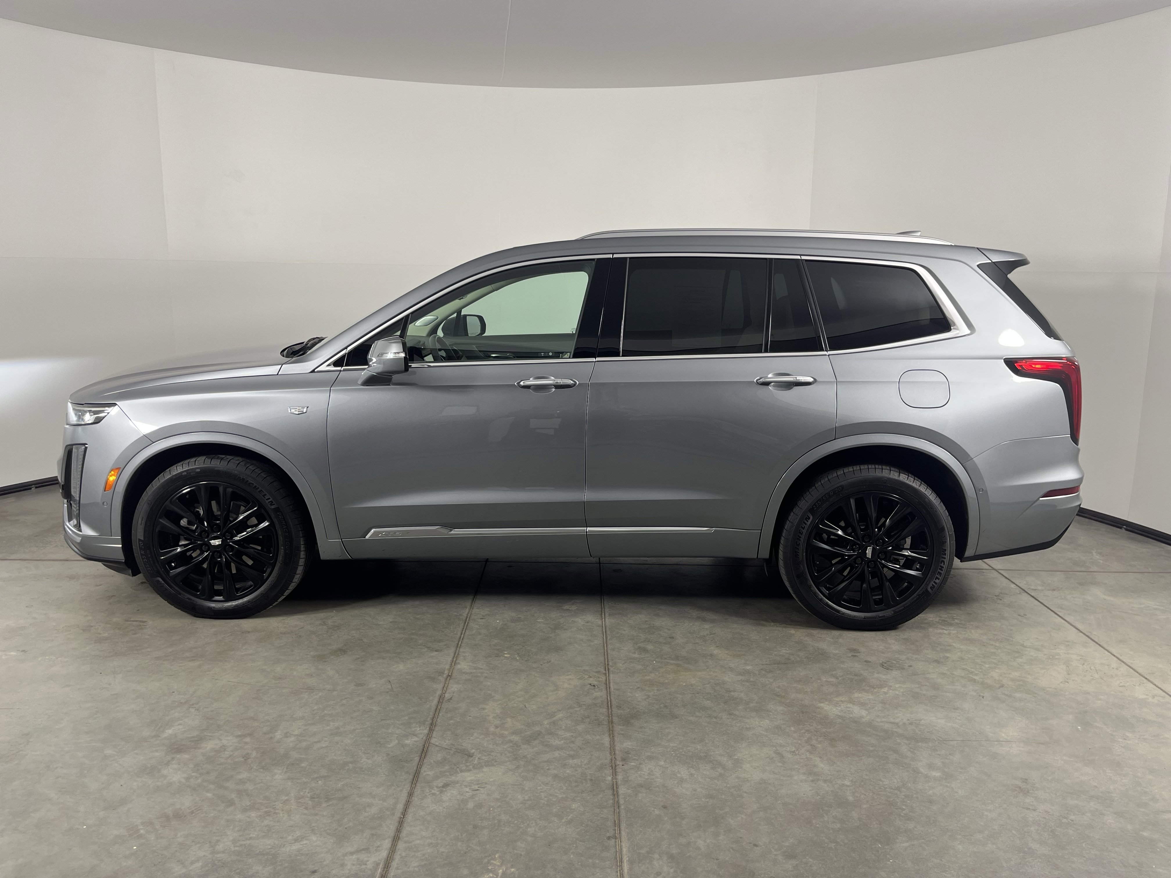 Used 2023 Cadillac XT6 Premium Luxury w/ Technology Package image 59