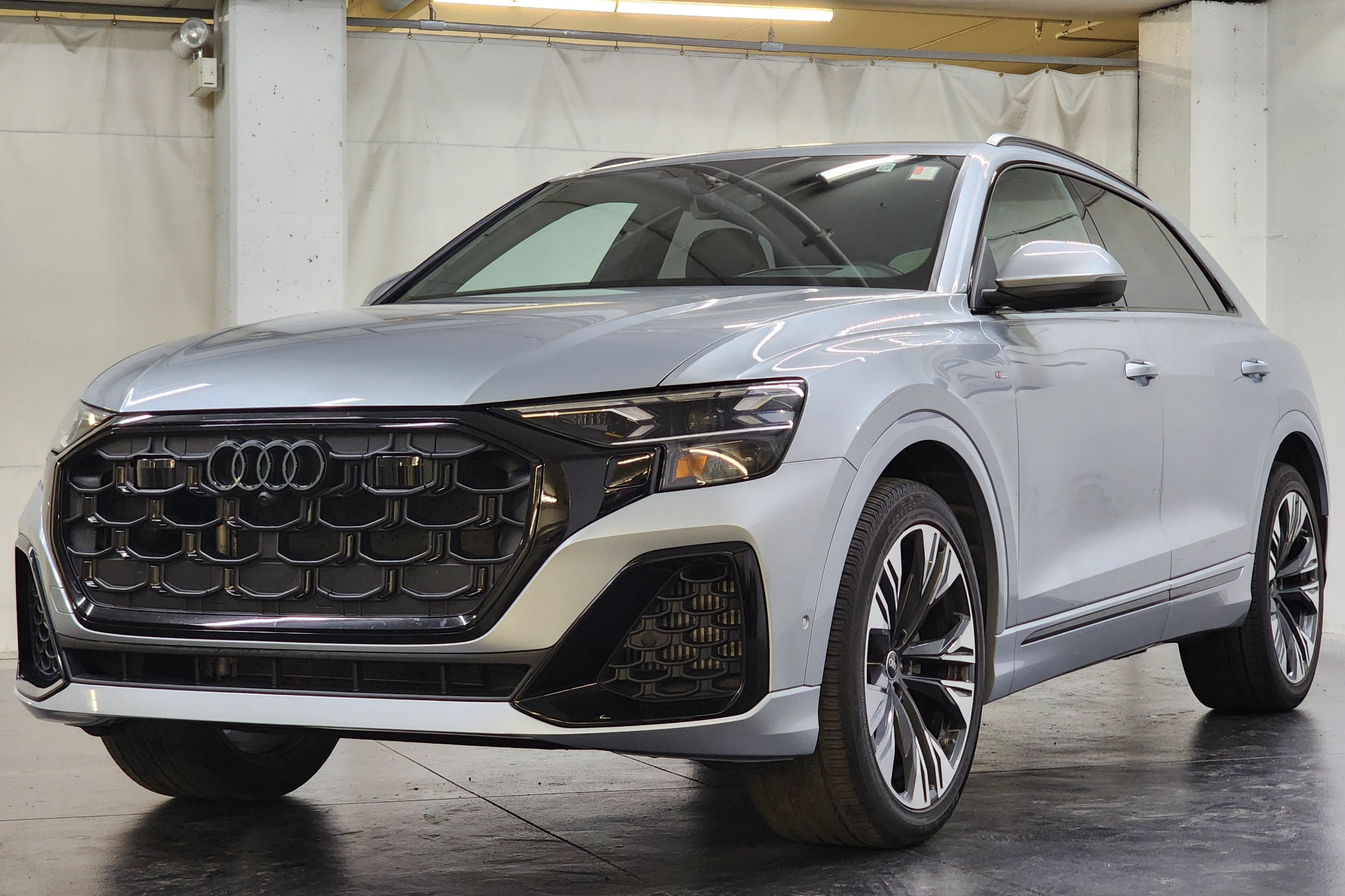 Used 2025 Audi Q8 Prestige AWD/4WD image 11