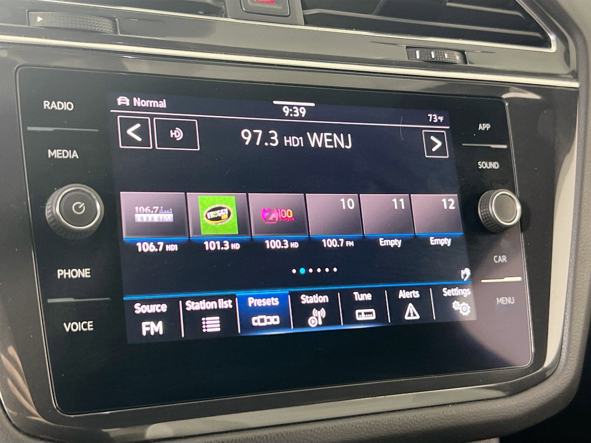 Used 2021 Volkswagen Tiguan SE R-Line AWD/4WD image 14