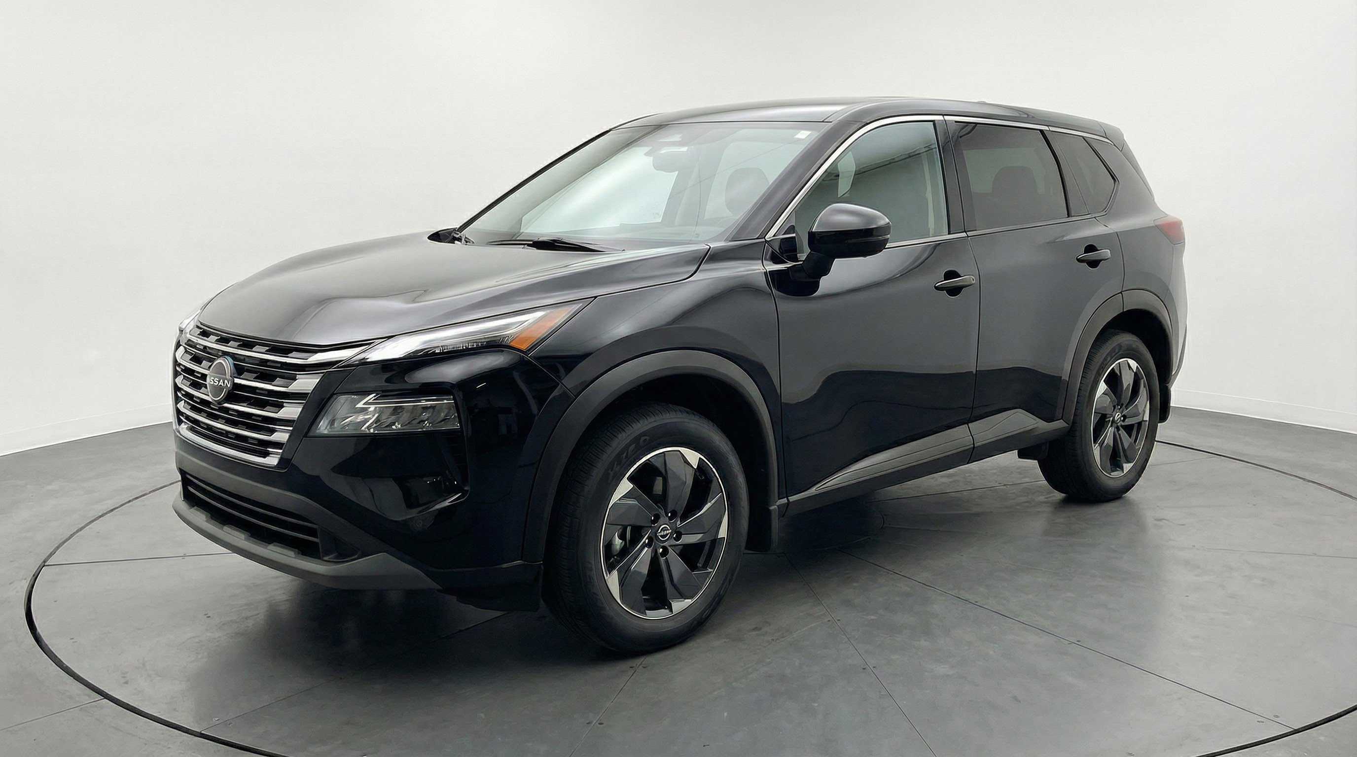 Used 2025 Nissan Rogue SV image 3