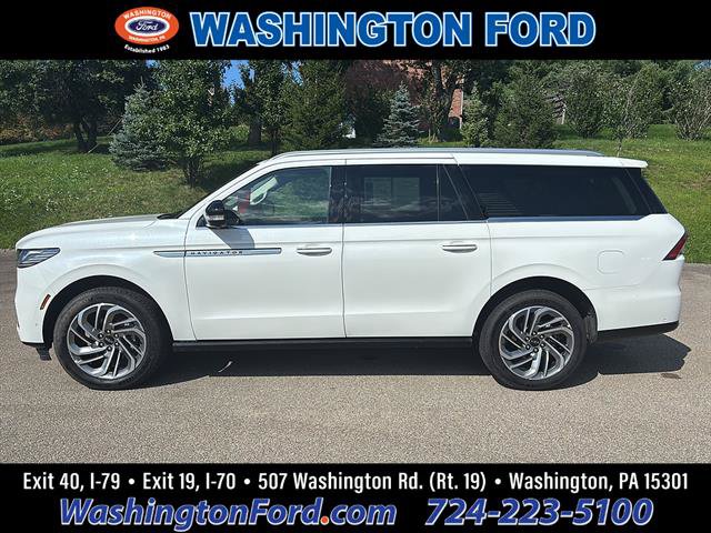 Used 2025 Lincoln Navigator L Reserve AWD/4WD image 1