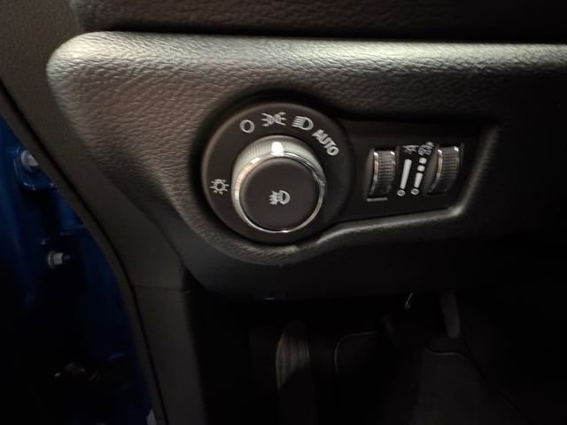 New 2026 Chrysler Pacifica Select w/ S Appearance Package image 26